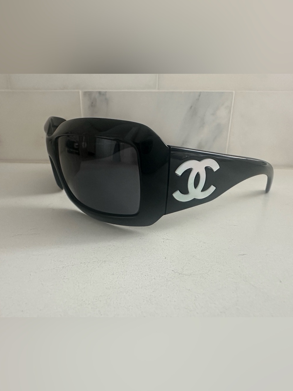 CHANEL Mother of Pearl 5076-H Black Square CC Sunglasses - Box/Case/Cloth AUTH - Picture 2 of 12